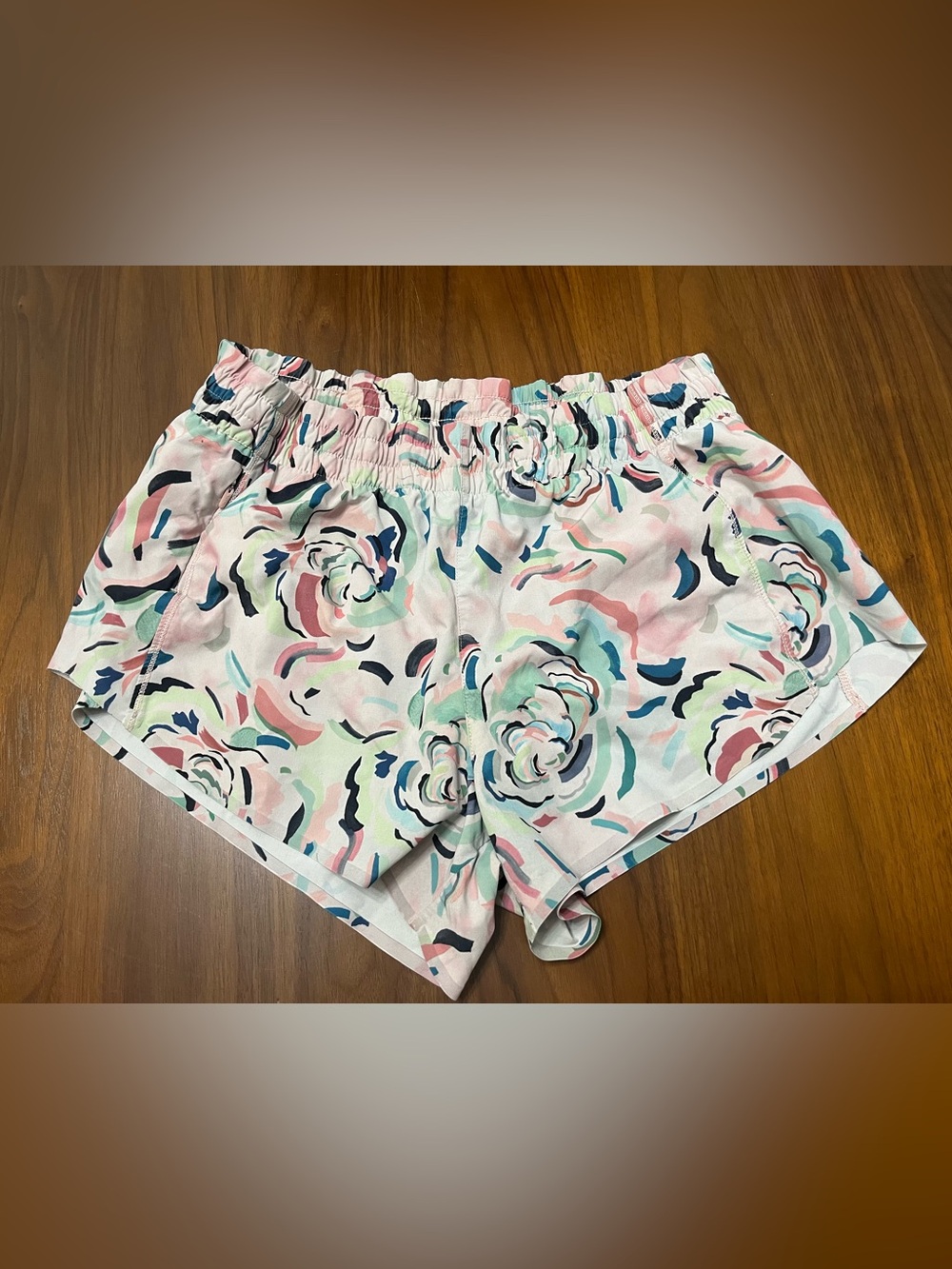 Athleta Pastel Floral Elastic-Waist Athletic Shorts in Pink, Mint, Navy